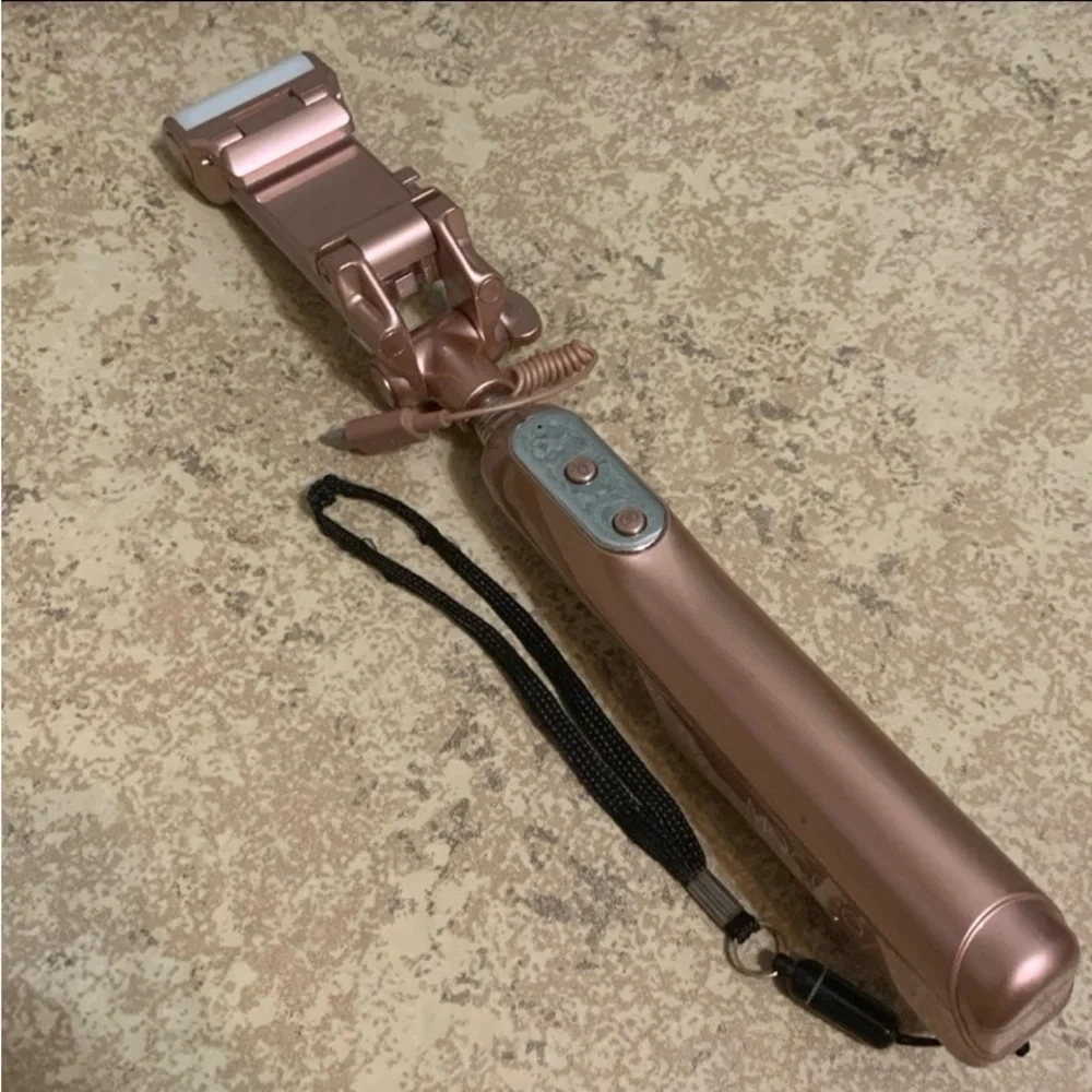 “MOCREO” Pink Selfie Stick. Open 33” Long Bluetooth Selfie Stick